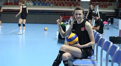Milli takım formasıyla tokyo 2020 olimpiyat elemelerinde 5 maçta ürettiği 85 sayı ile turnuvanın en değerli oyuncusu seçilmiştir. Meryem Boz: 'İyi bir uyum yakaladık' - Milli Takımlar ...