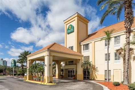 La Quinta Inn & Suites by Wyndham Orlando Universal Area - UPDATED 2021
