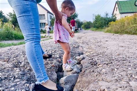 Дети из частного сектора Брянска пойдут в школу по опасным дорогам Российская газета