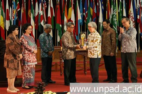 Kemlu kenang jasa mochtar kusumaatmadja. Program Studi Sastra Rusia Universitas Padjadjaran ...