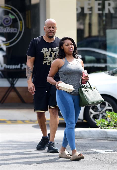 Wendy Williams Ex Husband Kevin Hunter Steps Out With Mother And