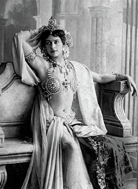 Mata Hari Dutch Exotic Dancer Photograph By Science Source