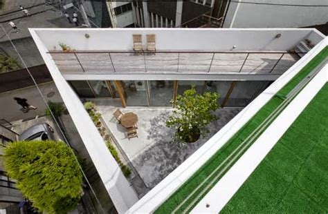 Garden House Design With A Two Storey Interior Courtyard Enclosed
