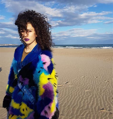 Cleopatra stratan — șansa 02:22. Cleopatra Stratan cu o coafură spectaculoasă în stil afro ...