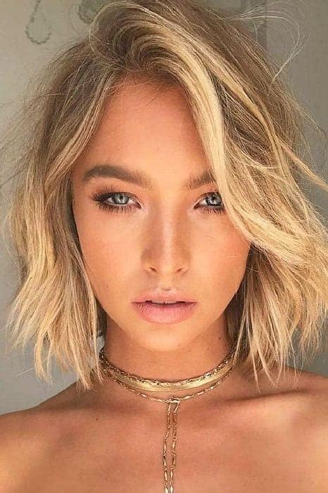 25 Spectacular Short Messy Hairstyles For Women 2022