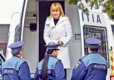 Cele mai bune panouri ale utilizatorului andreea udrea. Elena Udrea eliberată din Arestul Poliţiei Capitalei, dar ...