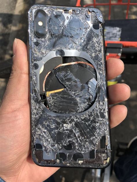 A Passenger Picked Up A Broken Iphone X On The Way To Work
