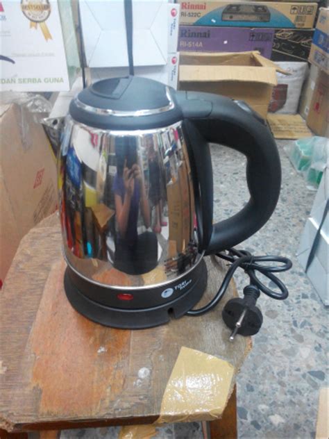 Listrik adalah rangkaian fenomena fisika yang berhubungan dengan kehadiran dan aliran muatan listrik. Jual teko listrik /alat masak air listrik di lapak bliters ...