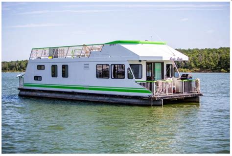 Search allatoona lake boat rentals. Spend The Night In This Fun Houseboat On Lake Eufaula In ...