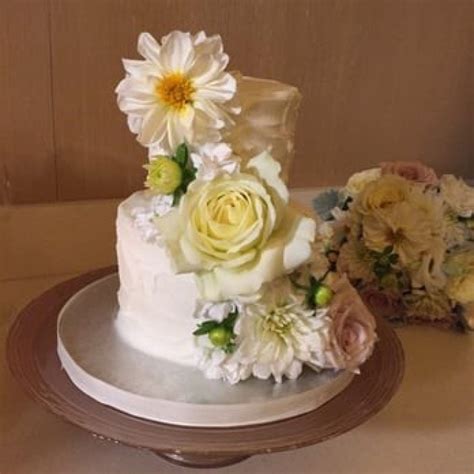 Wedding cake flavors fall wedding cakes birthday cake flavors wedding cake recipes wedding cake fillings cake birthday diy soul cake on instagram: Best Wedding Cake Flavors Combinations, Different Wedding Cake Flavors, Fall Wedding Cake ...