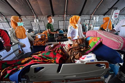 Gruesome Photos Capture Horrific Aftermath Of Earthquake On Indonesia S Island Of Lombok Daily