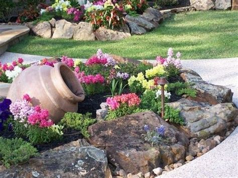 Got rocks in the garden? 16 Gorgeous Small Rock Gardens You Will Definitely Love To ...