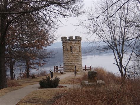Bellevue state park is divided into two separate tracts, the nelson unit and the dyas unit, which are located about 2 miles apart from one another. Fall 2006