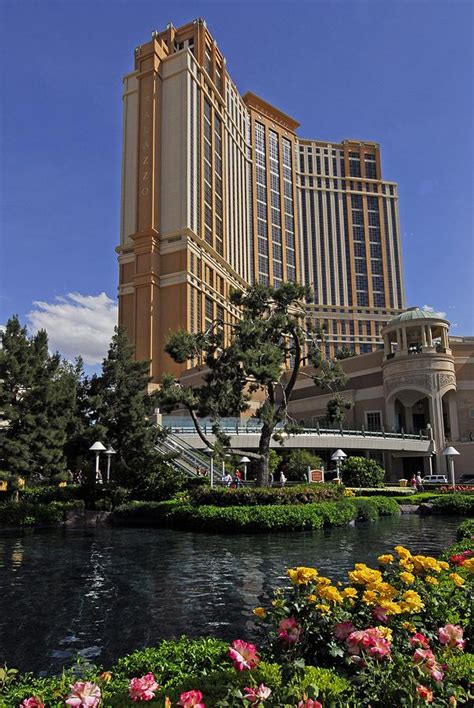 The Palazzo In Las Vegas Photograph By Willie Harper Pixels