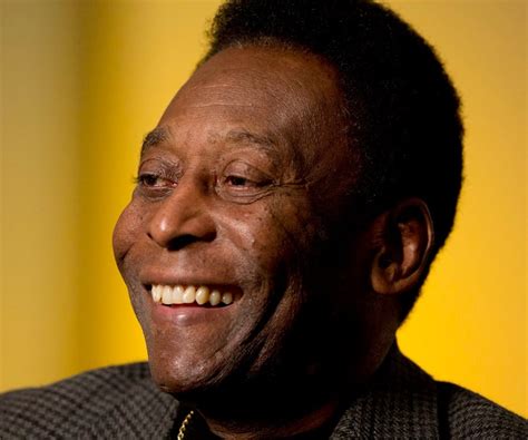 Pele Biography Childhood Life Achievements And Timeline
