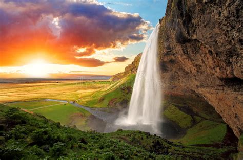 Wasserfall Island Seljalandsfoss Stockfoto Bild Von Magisch Klippe 35619700