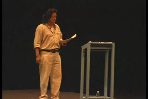 Dari karya puisinya saja tidak melulu berisi kritik sosial tetapi juga puisi cinta dan politik. Hamka, Rendra, Puisi Sukmawati: Drama 'Patine Gustiallah ...