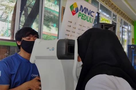 MNC Peduli Gelar Pemeriksaan Mata Dan Pembagian Kacamata Gratis Di Ponpes