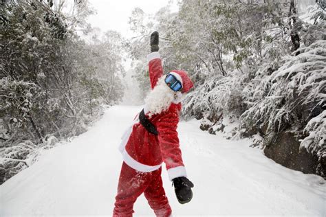 Must wear a face mask (covering mouth and nose) at any time that they come into contact with the public for a period of 14 days after their arrival in south australia. Christmas in July
