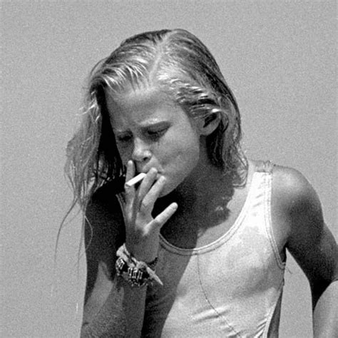 smoking teen smoking ladies girl photo poses girl photos girls smoking cigarettes monster