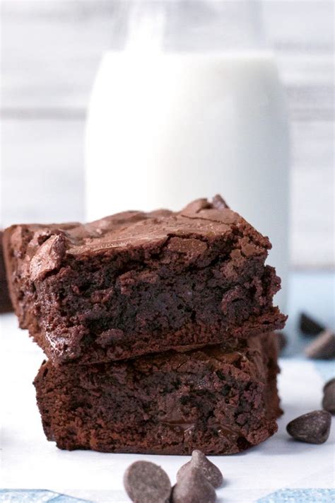 There are those that would describe the perfect brownie as cakey with an airier interior, and then there are those who prefer them on the fudgier side. Perfect Brownies | Resep