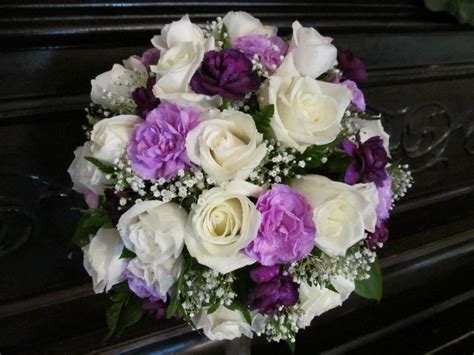Aug 02, 2021 · highlight your winter wedding date with a gorgeous bouquet, bursting with seasonal charm. Pin by Lisk's Florals on Wedding Ideas | Purple wedding ...