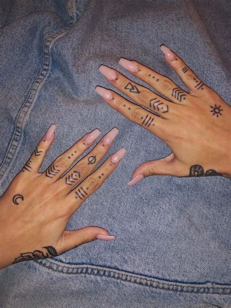 120 Hand Tattoo Ideas From Women Celebrities That Love Ink 1 In 2020