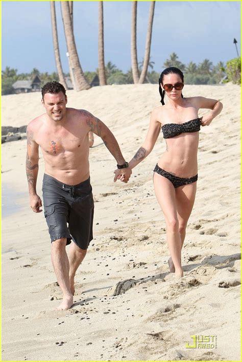 Megan Fox And Brian Austin Green Kisses On The Beach Photo 2455615 Brian Austin Green Megan