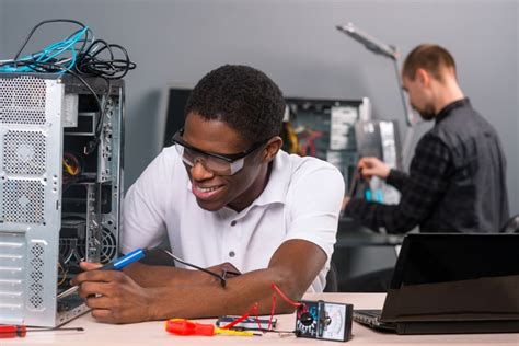 How To Become A Computer Repair Technician Requirements And Training