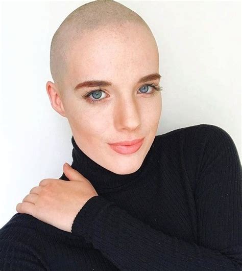 Pin By Lee S On Hairdare Bald Women Bald Women Shaved Hair Women