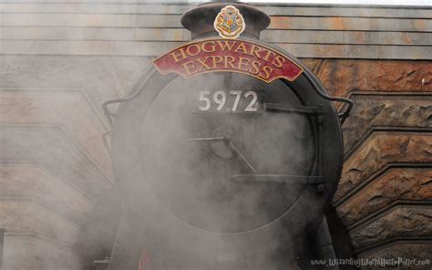 Hogwarts Express Train Wallpaper Natur Wallpaper Beautiful Places To