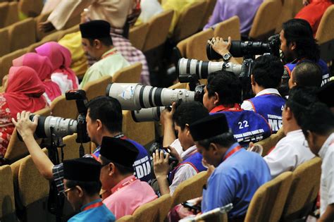 Photojournalism The Photographers And Camera Equipment
