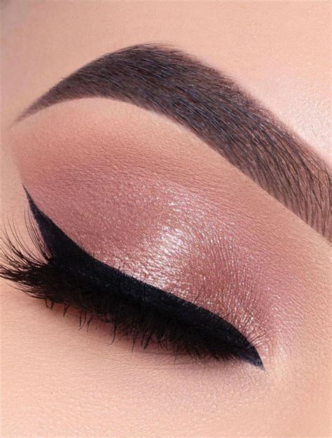 65 Pretty Eye Makeup Looks Soft Pink And Black Liner
