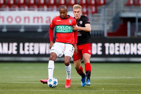 Excelsior Wint Met 2 1 Van Nec Door Twee Treffers Van Joël Zwarts