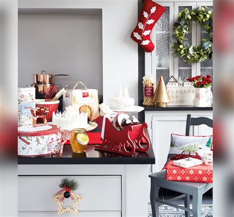 Gift sets for her asda. Christmas gift ideas: Debenhams, Asda, Poundland ...