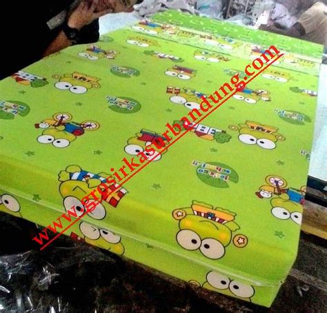 Semakin berat kasur busa, maka semakin padat dan rapat juga partikel foam yang ada di dalamnya. Kasur Busa Royal Foam 90x200x14 Motif Keroppi | Grosir ...