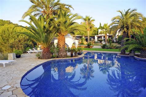 Louer et location de maisons de vacances et villas de luxe saisonnieres à ibiza. Location Villa Ibiza Ibiza Maison Espagne Zorille