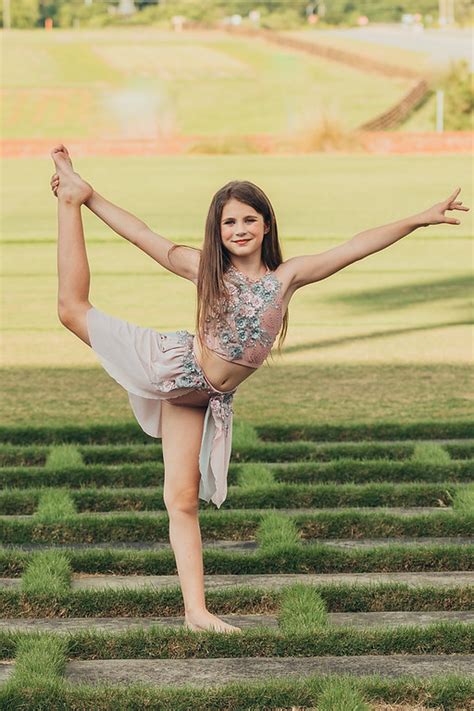 Katy And Reagan Dance Portraits 2022 Erin Parker