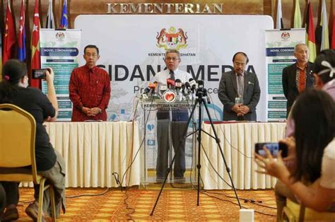 Malaysia's government has sparked outrage by telling women to avoid nagging their hubbies during the coronavirus lockdown. Masa Lockdown di Malaysia Diperpanjang Hingga 14 April 2020