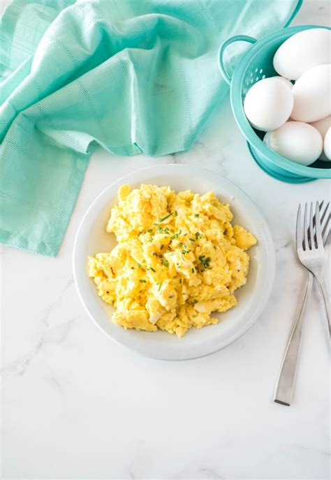 How To Make The Best Fluffy Scrambled Eggs Recipe