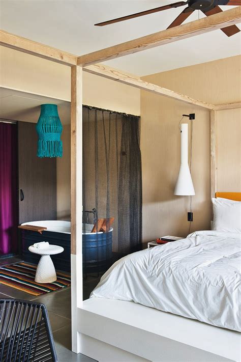 Descubre las fotos e ideas de decoración para dormitorios más inspiradoras, soluciones para tenerlo todo en orden al estilo marie kondo, y tips para aportar el feng shui a tu habitación. Pin en Dormitorios