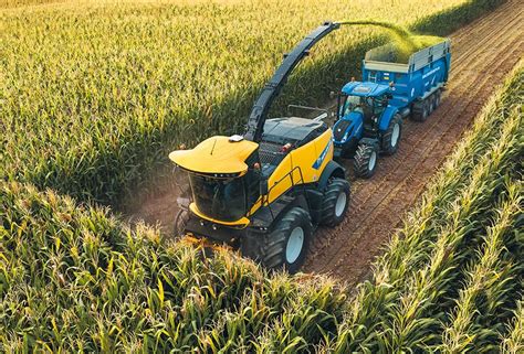 New Holland Extends Forage Harvester Range With New Flagship Fr920
