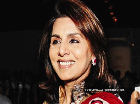 Neetu Singh Mobbed At Wifw Hindi Movie News Times Of India