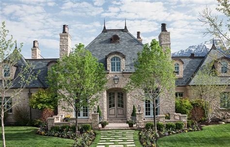 It's everything from rustic furniture and distressed paint finishes to unique storage solutions inspired by antique housewares. Breathtaking French Nordic Style Interior Design ...