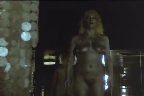 Naked Lynn Endersson In El Sexo Est Loco