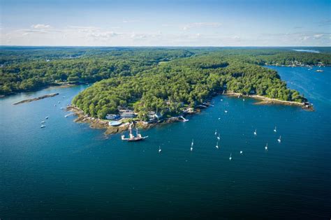 Boothbay Harbor Oceanfront Lodging For Maine Getaways Vacations