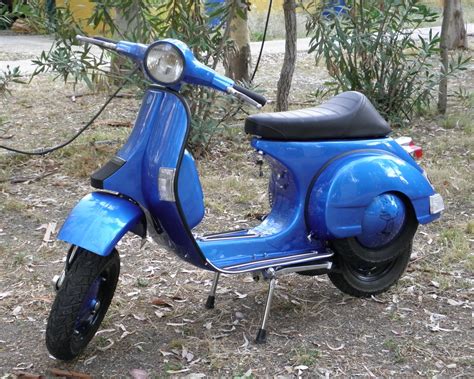 VESPA SPECIALS: Η ΜΠΛΕ ΚΑΙ Η ΧΡΥΣΗ - SCOOTERNET