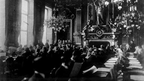 Januar 1919 verhandelte friedensvertrag zwischen dem deutschen reich und den alliierten wurde am 28. Vertrag von Versailles 1919: So begann die (Un-)Friedenskonferenz - WELT