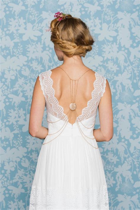 Ob ihre hochzeitskleider spitze, seide, chiffon oder andere materialien haben sollen, wissen frauen meist schon genau. Boho Hochzeitskleid - fließend zart mit Spitzenträgern ...