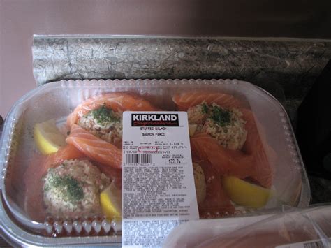 You'll love this simple take on lemon butter salmon and crab stuffed fish. Comfort Cove Designs: March 2010